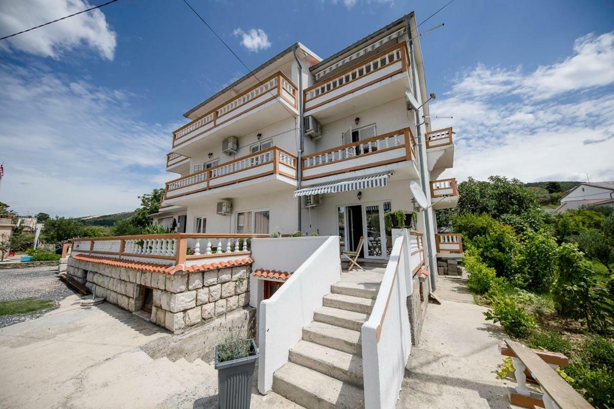 Apartman Jasmina Banjol Bagian luar foto